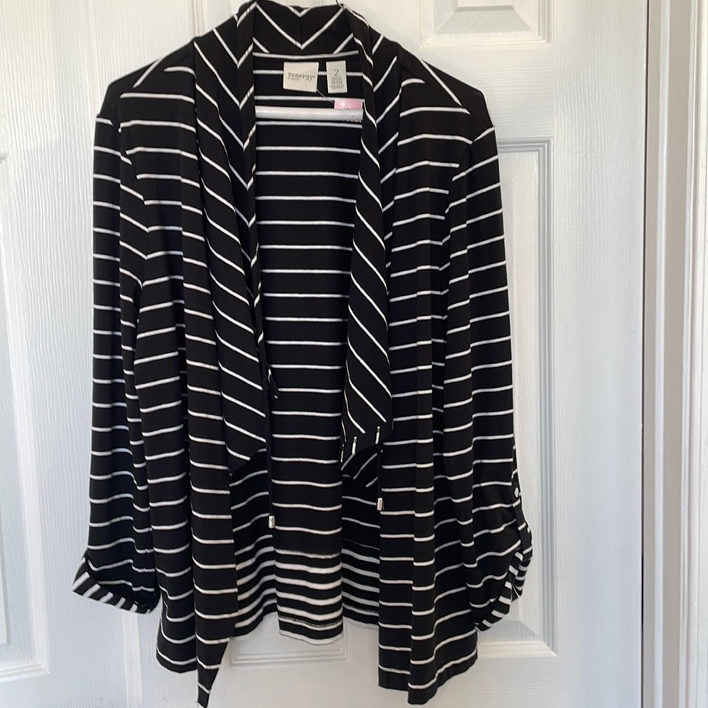 Chico’s Zenergy SZ 2 Black and White Stripe Flyway Cardigan SWEATER TOP EUC